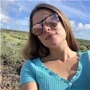 Ayudo a personas interesadas en trabajar como diseñadores digitales a encontrar herramientas para ser eficientes y conseguir clientes